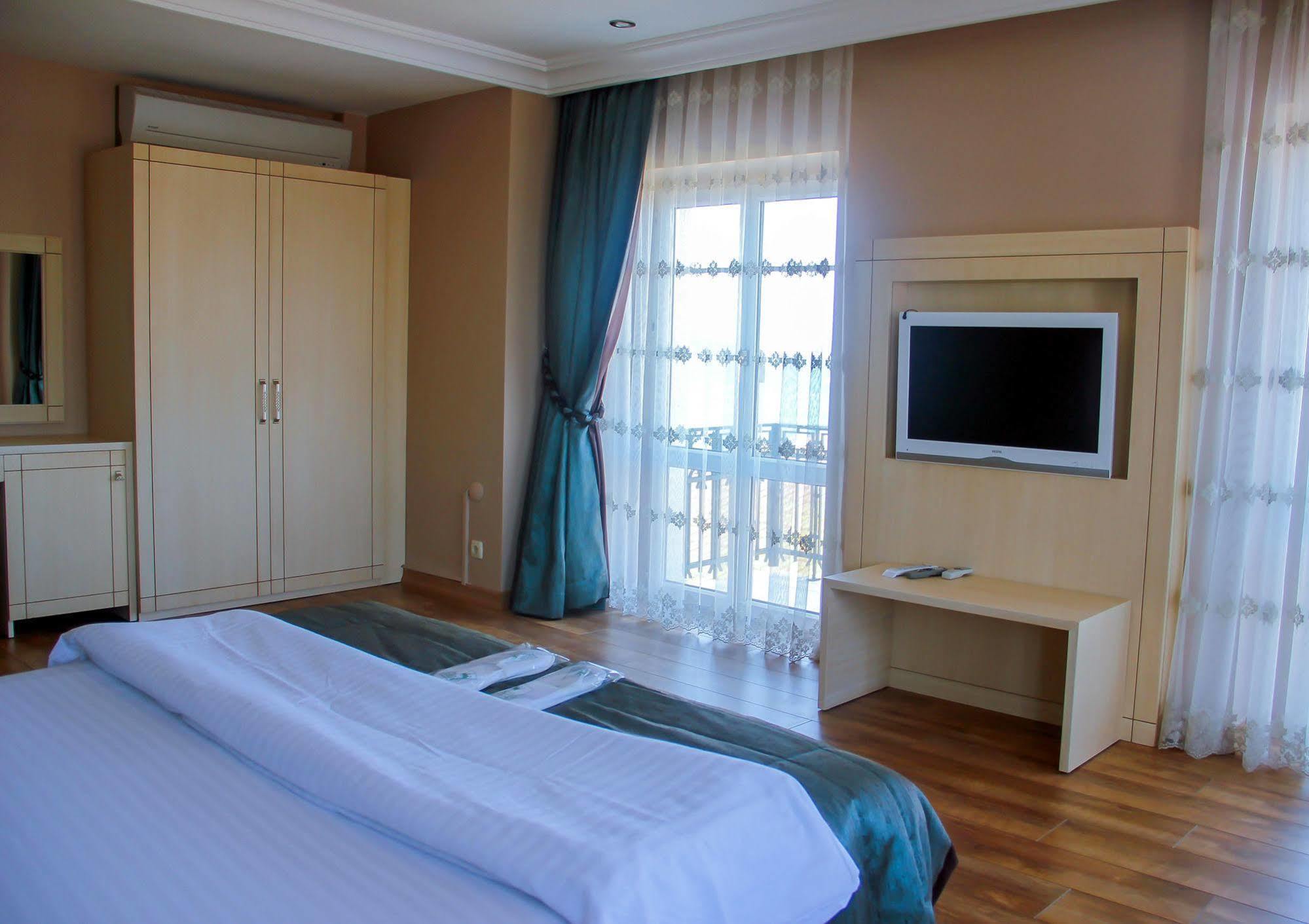 Buyukada Princess Hotel Adalar Exterior photo